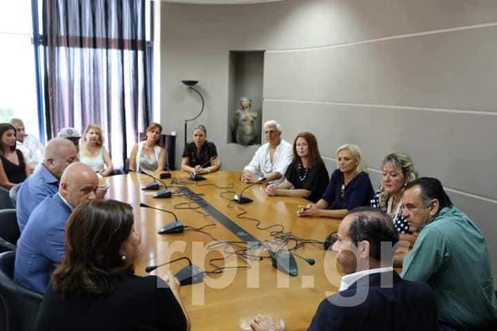 Ο Κυριάκος Κόκκινος κι η Σίσσυ Κατσούδα στο Δήμο Ραφήνας για τους πυρόπληκτους με τον Παντελή Μπούμπουρα και το Δήμαρχο Οδησσού Ο-Κυριάκος-Κόκκινος-κι-η-Σίσσυ-Κατσούδα-στο-Δήμο-Ραφήνας-για-τους-πυρόπληκτους-με-τον-Παντελή-Μπούμπουρα-και-το-Δήμαρχο-Οδησσού