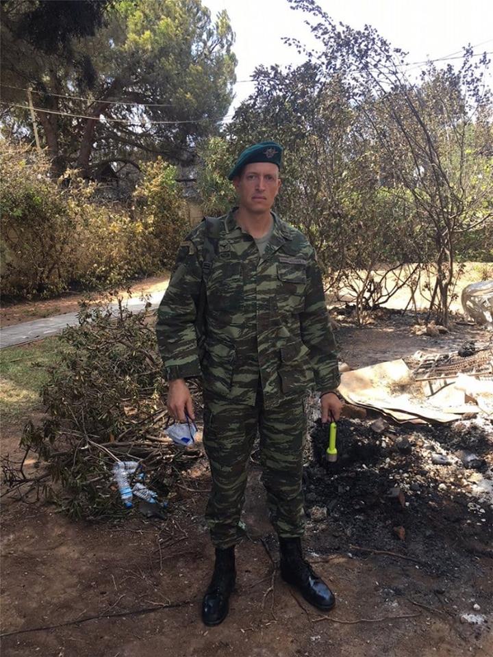 Ήρωας έφεδρος καταδρομέας έσωσε τους γονείς του κι άλλα 7 άτομα! Ήρωας-έφεδρος-καταδρομέας-έσωσε-τους-γονείς-του-κι-άλλα-7-άτομα!